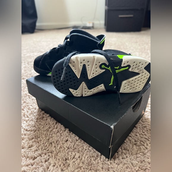 Air Jordan 6 Retro Electric Green- size 7c - Picture 7 of 7